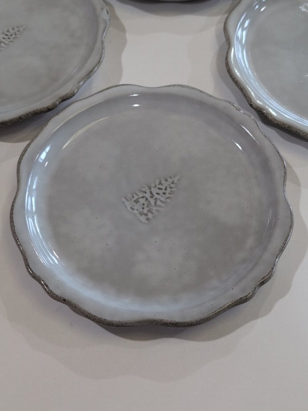 4 Carved Ribbed Edge Appetizer Plates Sour Cream Tree Hearth & Hand Magnolia NEW - Picture 2 of 5